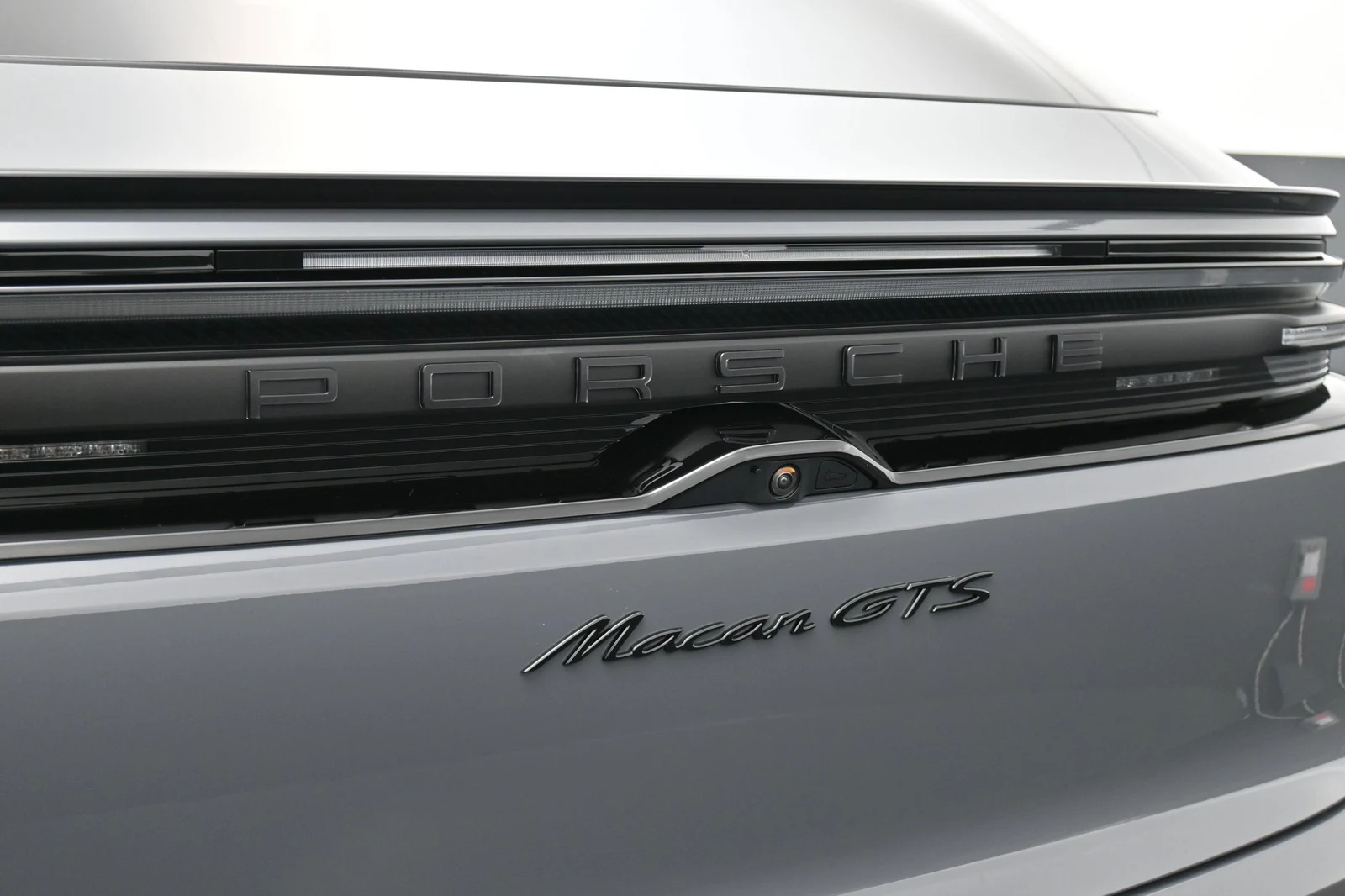 2026 Porsche Macan GTS Electric interior, door sill, Black