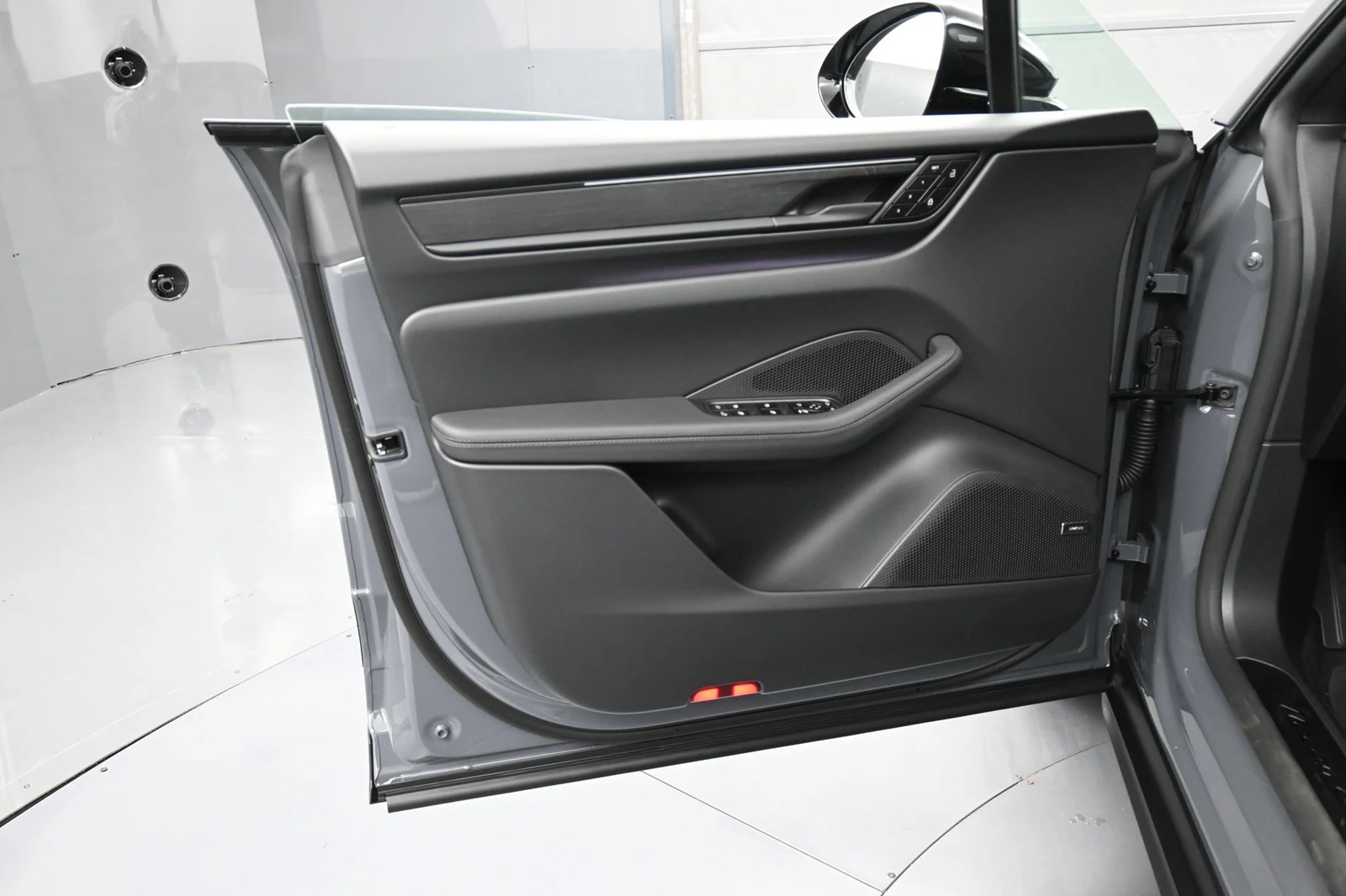 2026 Porsche Macan GTS Electric interior, door panel, Black