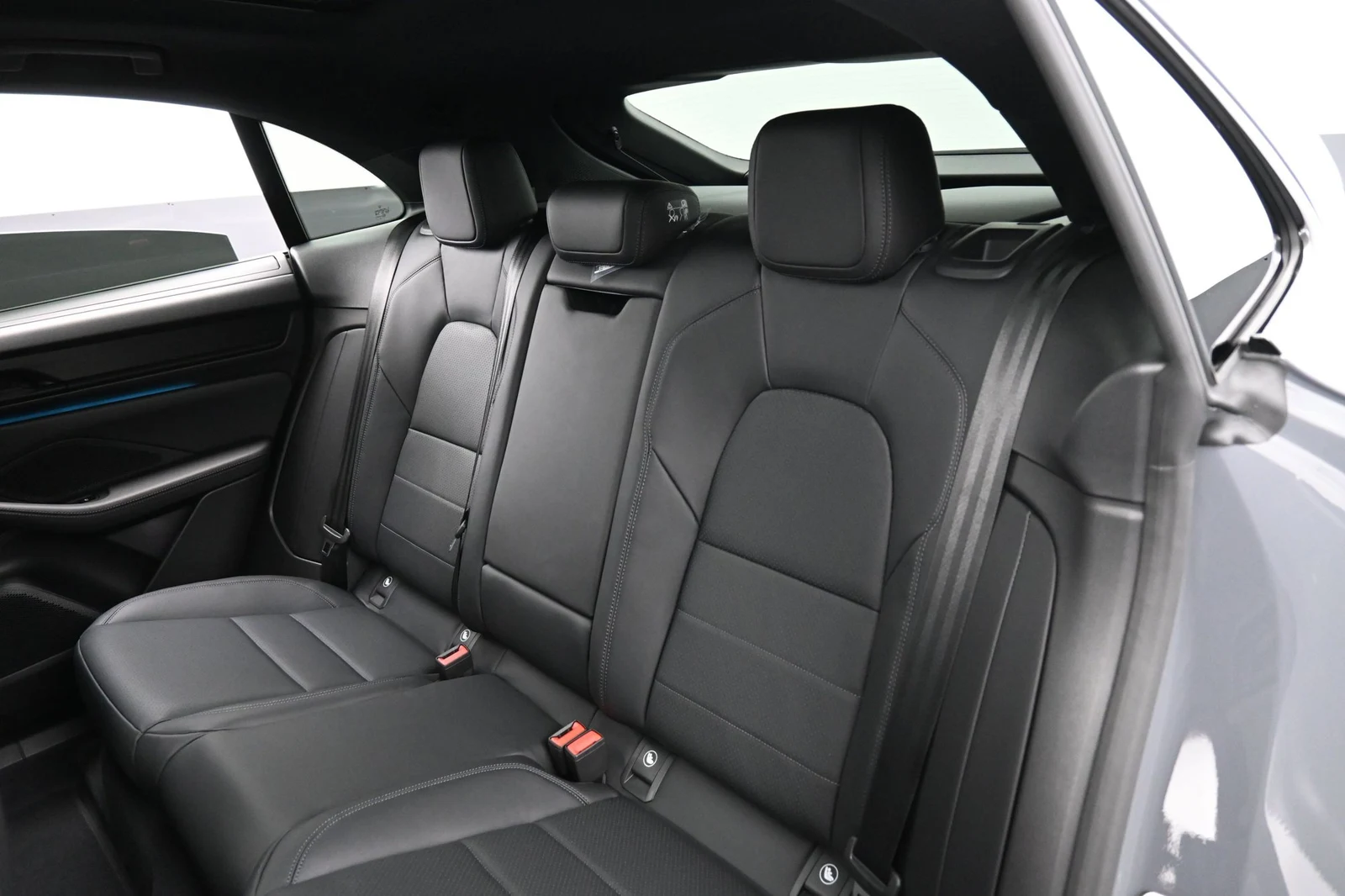 2026 Porsche Macan GTS Electric interior, seats, Black
