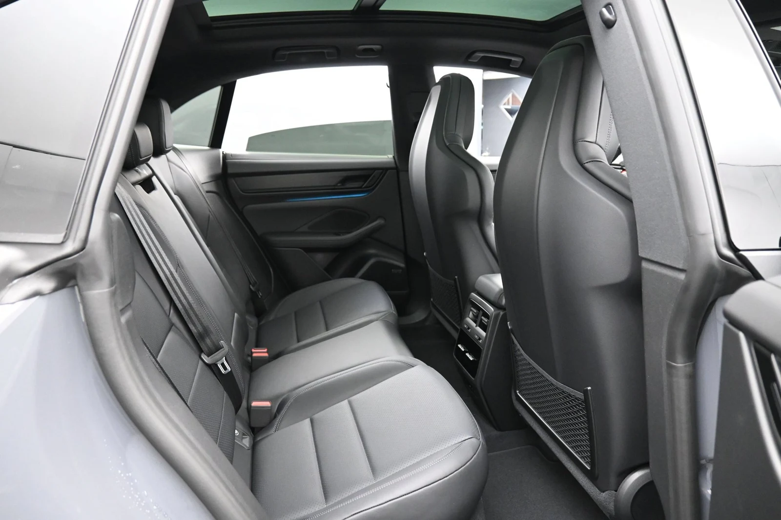 2026 Porsche Macan GTS Electric interior, seats, Black