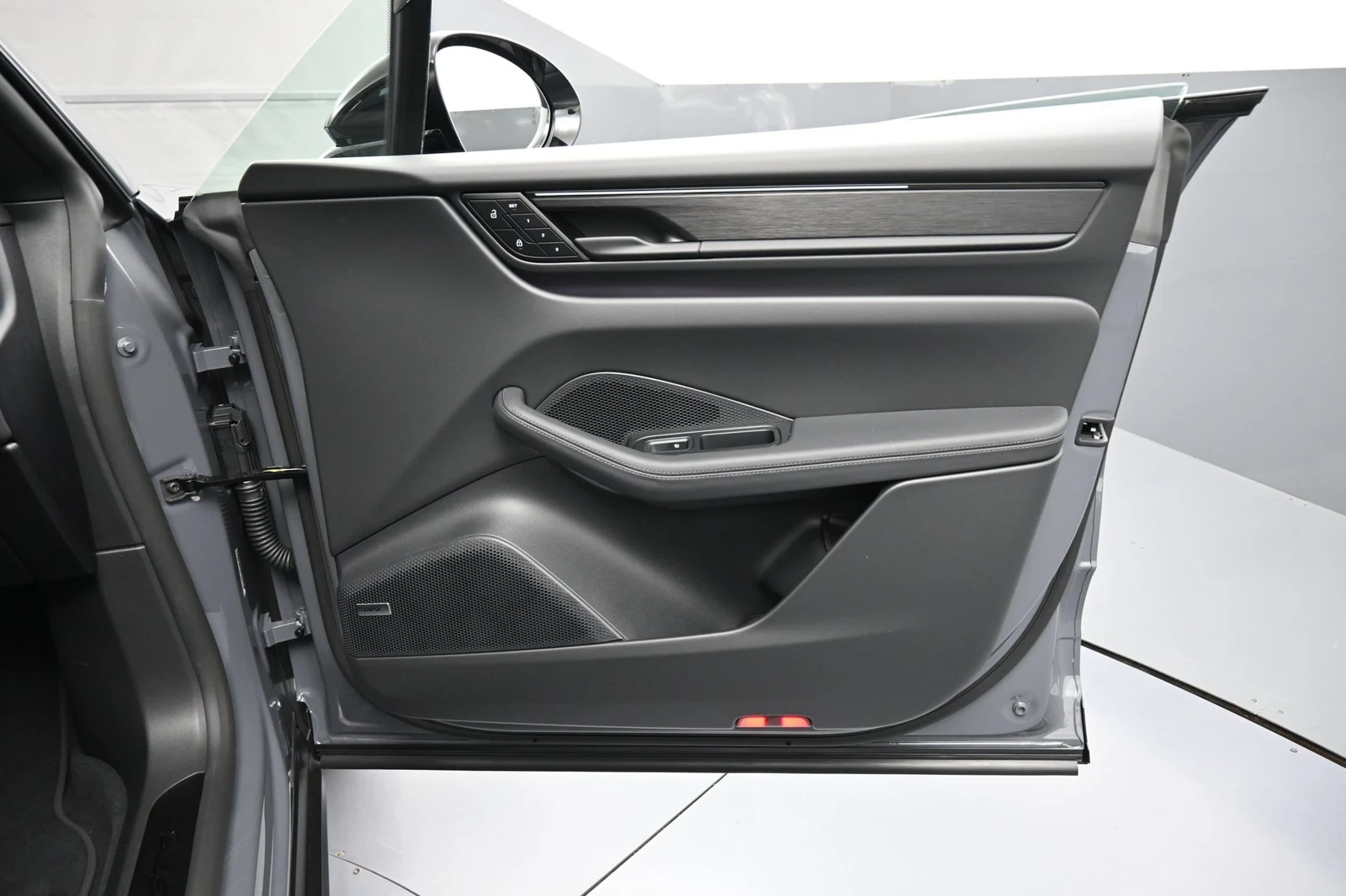 2026 Porsche Macan GTS Electric interior, door panel, Black