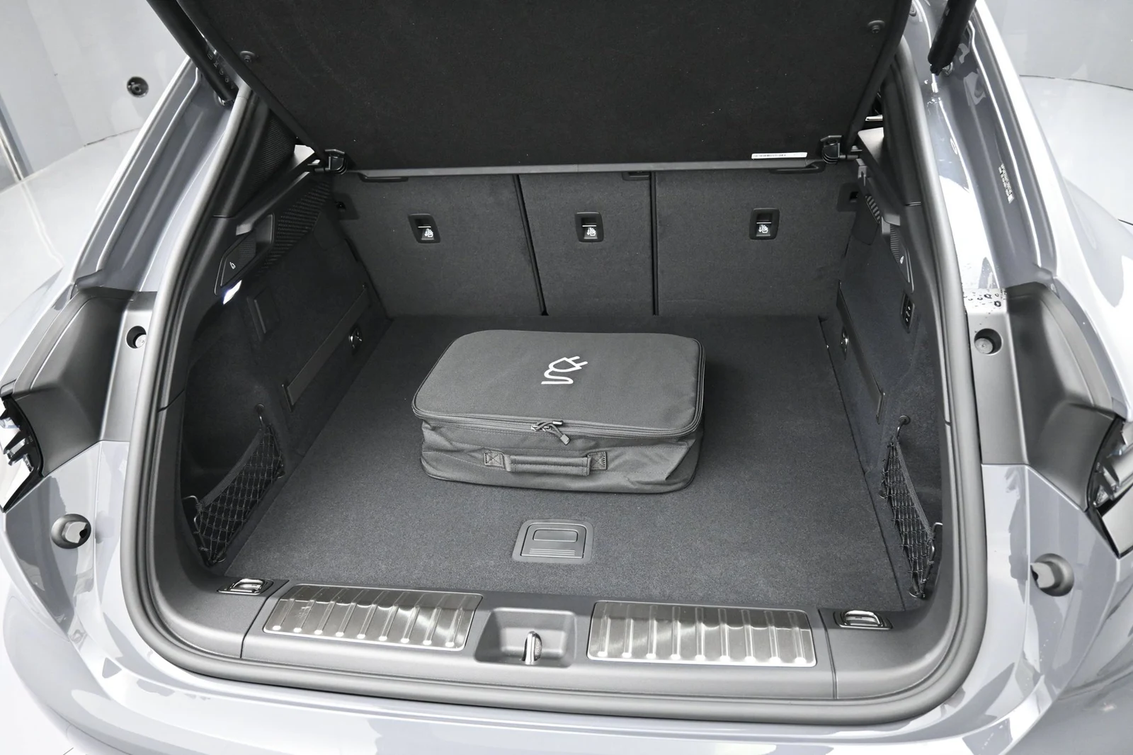 2026 Porsche Macan GTS Electric trunk