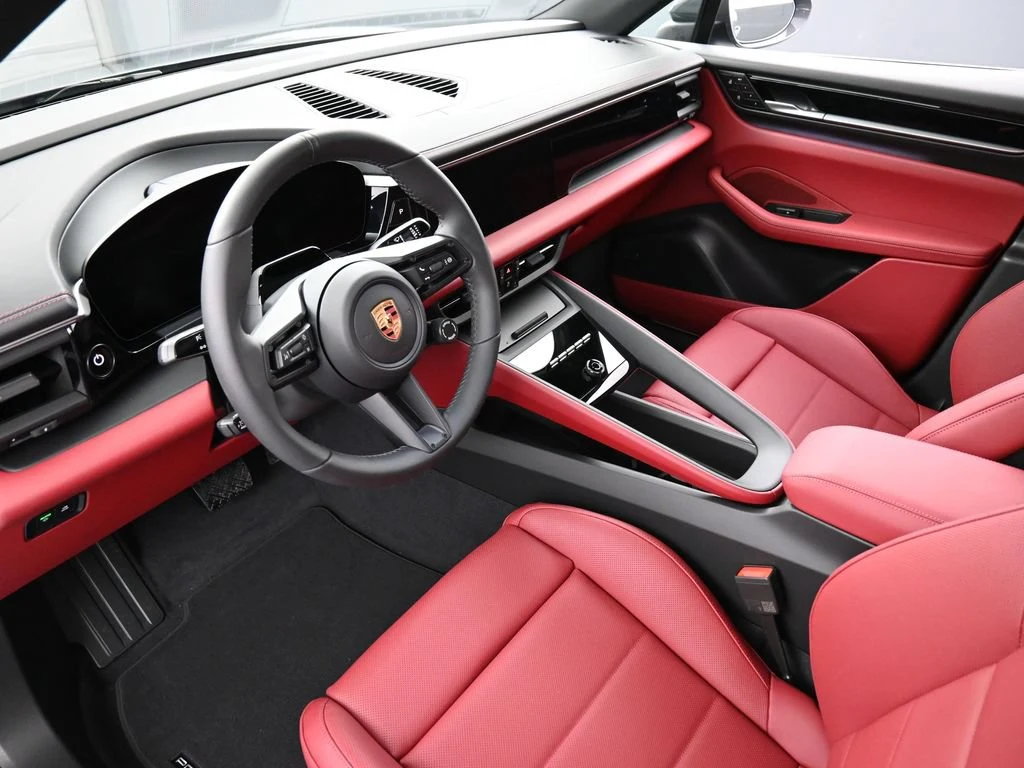 2026 Porsche Macan 4 Electric interior, Black/Bordeaux Red