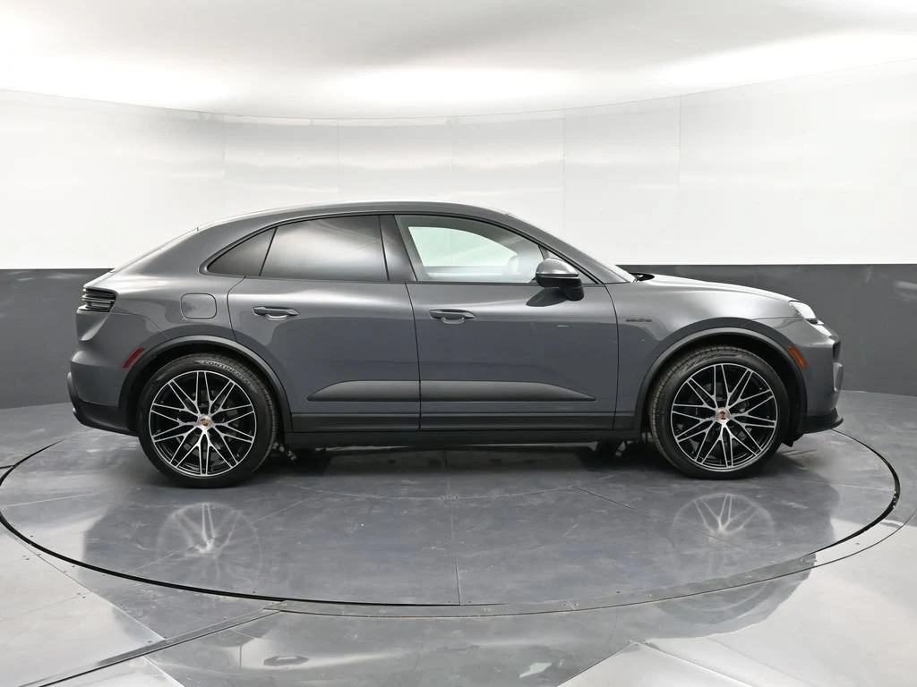 2026 Porsche Macan 4 Electric, side profile, Grey
