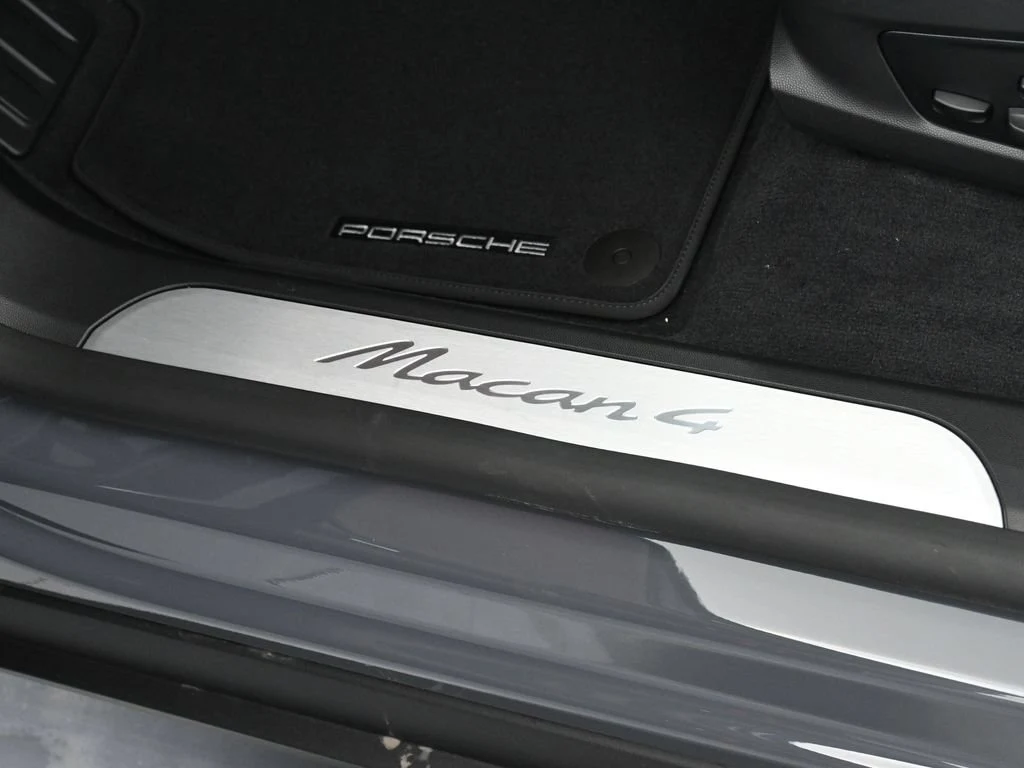 2026 Porsche Macan 4 Electric interior, door sill, Black/Bordeaux Red