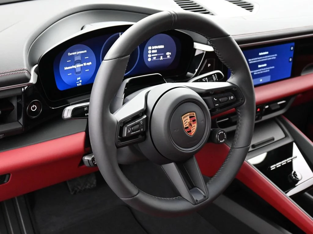 2026 Porsche Macan 4 Electric interior, Black/Bordeaux Red