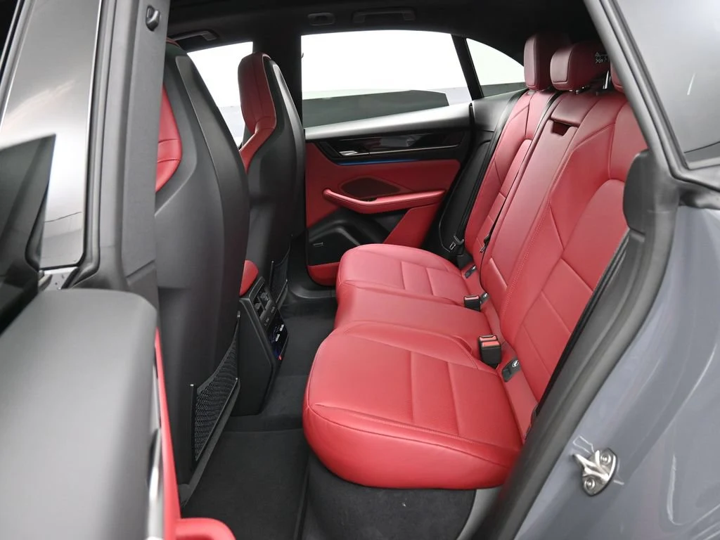 2026 Porsche Macan 4 Electric interior, seats, Black/Bordeaux Red
