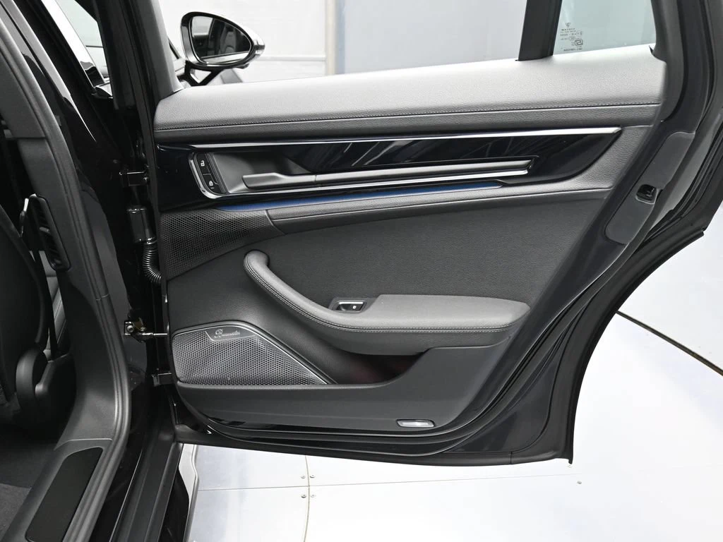 2026 Porsche Panamera 4 E-Hybrid interior, door panel, Black