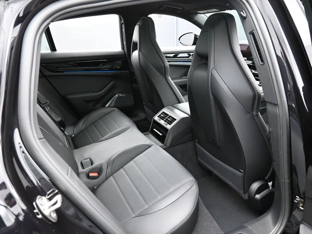 2026 Porsche Panamera 4 E-Hybrid interior, seats, Black