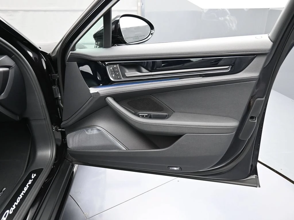 2026 Porsche Panamera 4 E-Hybrid interior, door panel, Black