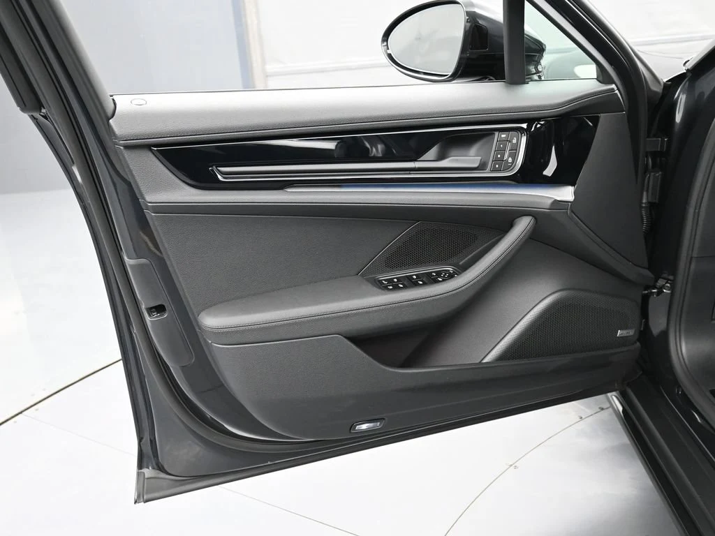 2026 Porsche Panamera 4 E-Hybrid interior, door panel, Black