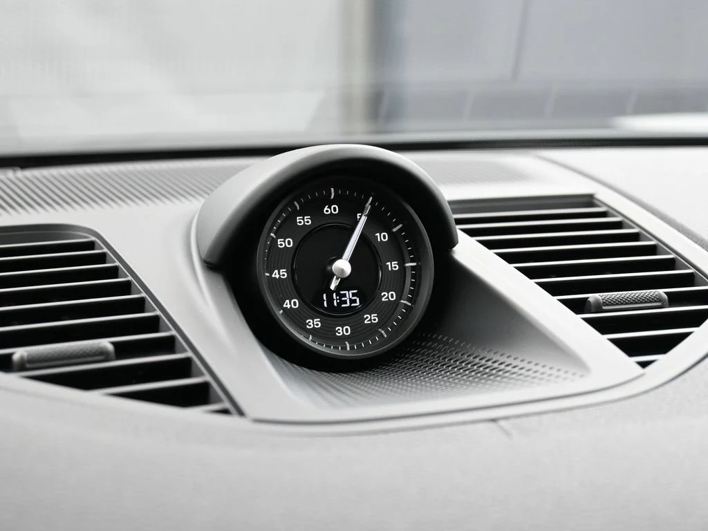 2026 Porsche Panamera 4 E-Hybrid interior, Black