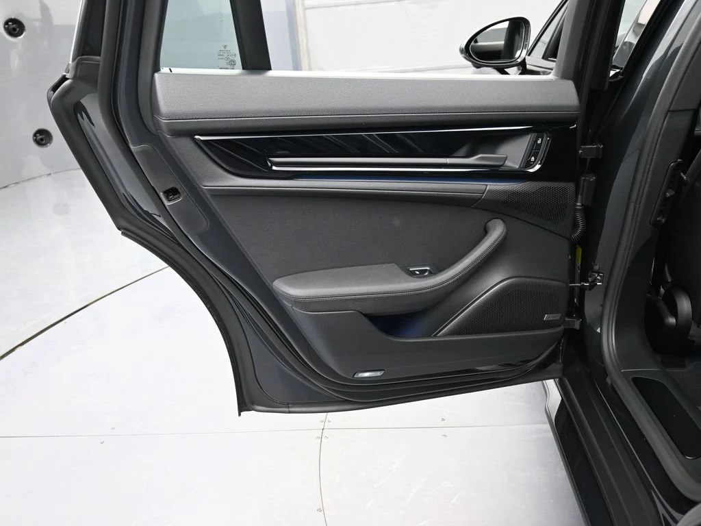 2026 Porsche Panamera 4 E-Hybrid interior, door panel, Black