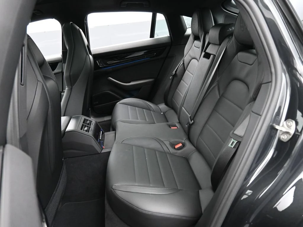 2026 Porsche Panamera 4 E-Hybrid interior, seats, Black