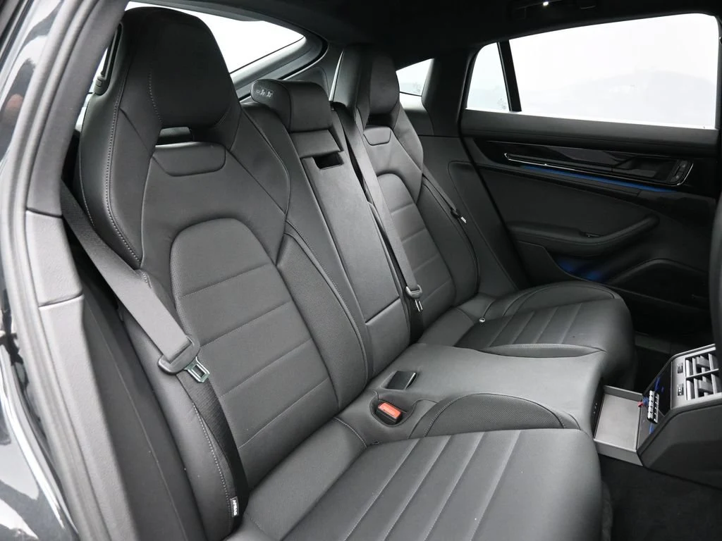 2026 Porsche Panamera 4 E-Hybrid interior, seats, Black