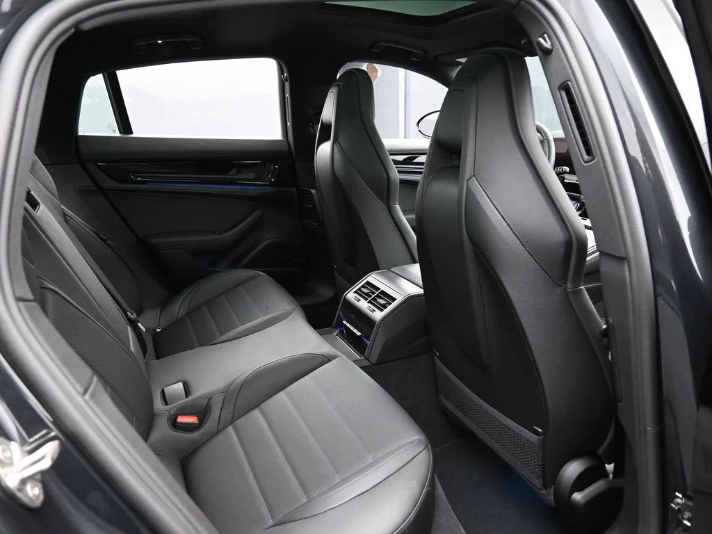 2026 Porsche Panamera 4 E-Hybrid interior, seats, Black