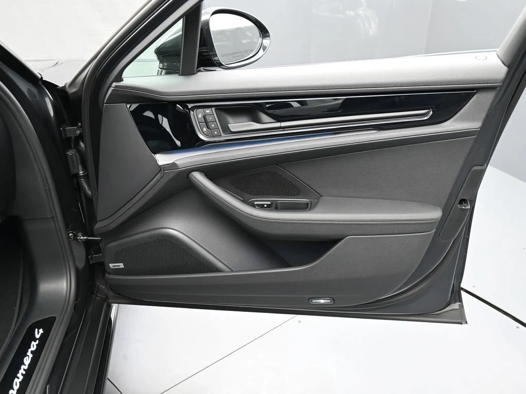 2026 Porsche Panamera 4 E-Hybrid interior, door panel, Black