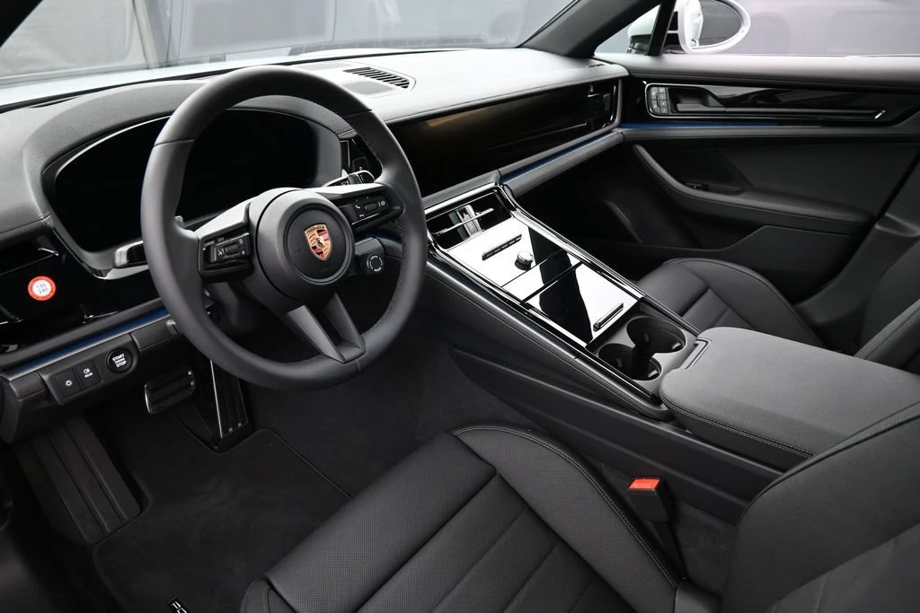 2026 Porsche Panamera 4 interior, Black