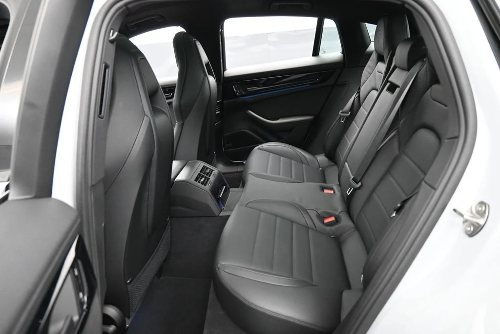 2026 Porsche Panamera 4 interior, seats, Black