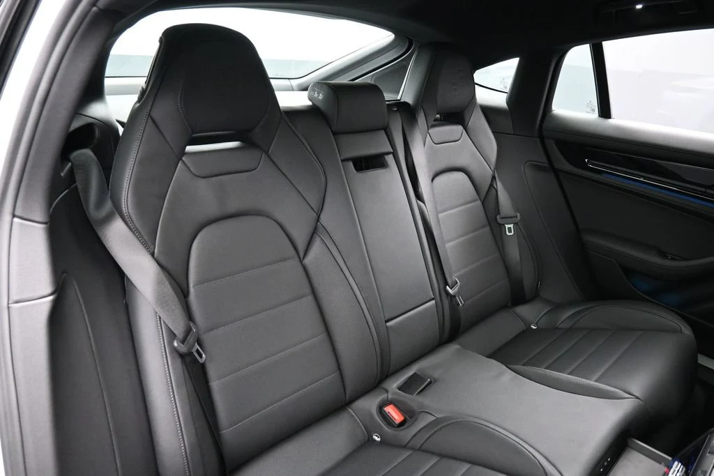 2026 Porsche Panamera 4 interior, seats, Black