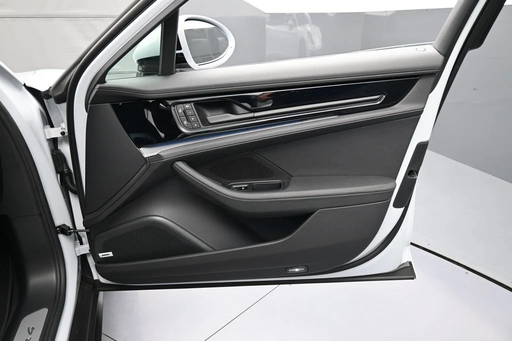 2026 Porsche Panamera 4 interior, door panel, Black