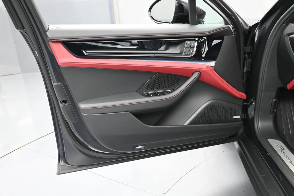 2026 Porsche Panamera 4 interior, door panel, Black/Bordeaux Red