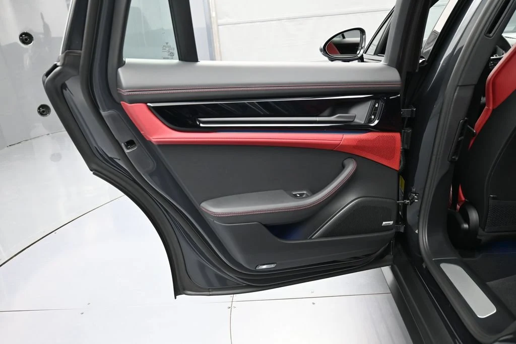 2026 Porsche Panamera 4 interior, door panel, Black/Bordeaux Red