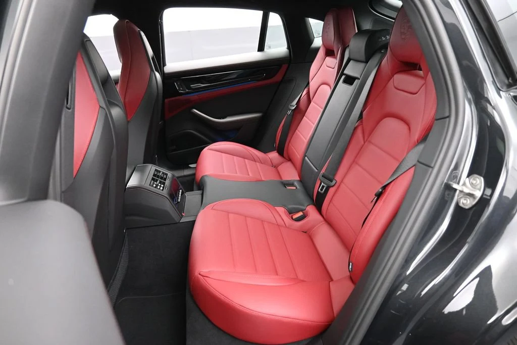 2026 Porsche Panamera 4 interior, seats, Black/Bordeaux Red