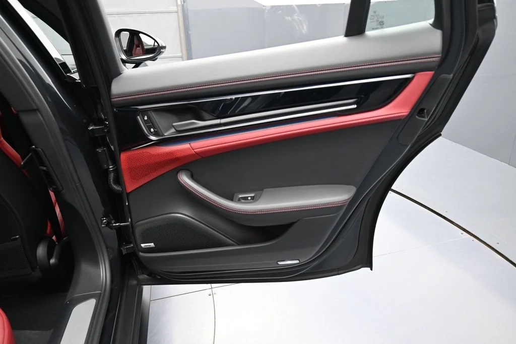 2026 Porsche Panamera 4 interior, door panel, Black/Bordeaux Red
