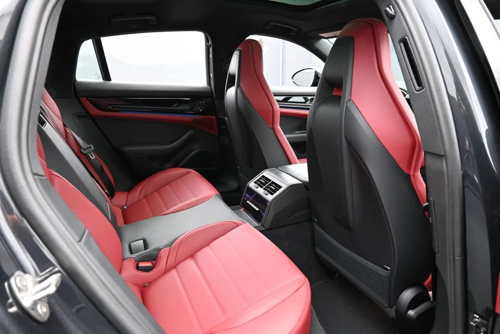 2026 Porsche Panamera 4 interior, seats, Black/Bordeaux Red