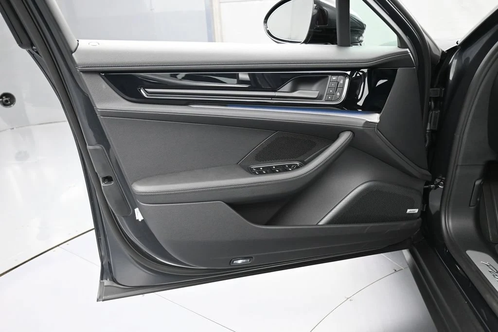 2026 Porsche Panamera 4 interior, door panel, Black