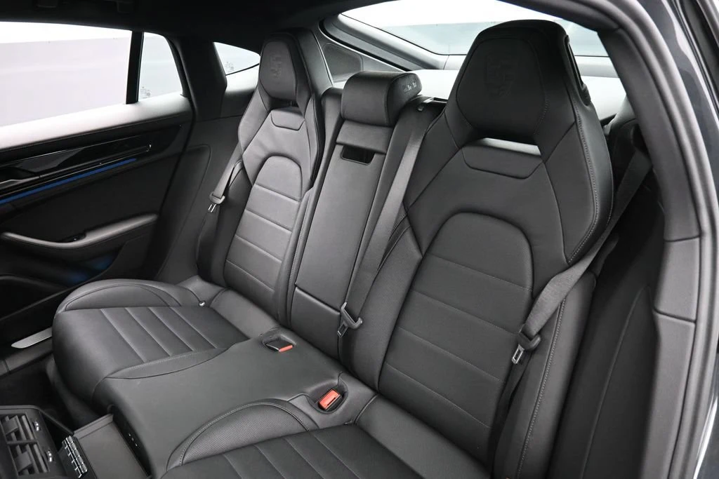 2026 Porsche Panamera 4 interior, seats, Black