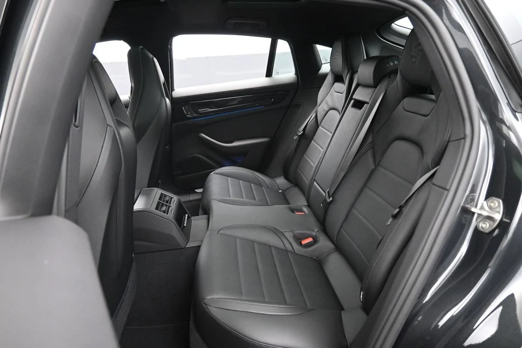 2026 Porsche Panamera 4 interior, seats, Black