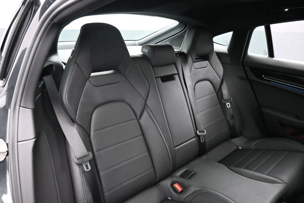 2026 Porsche Panamera 4 interior, seats, Black