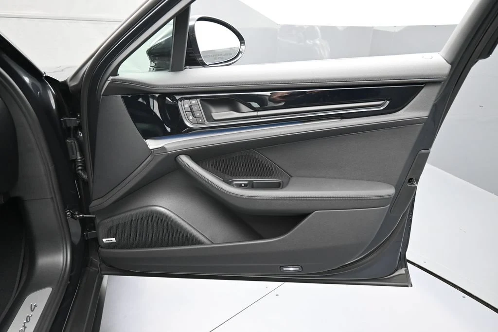 2026 Porsche Panamera 4 interior, door panel, Black