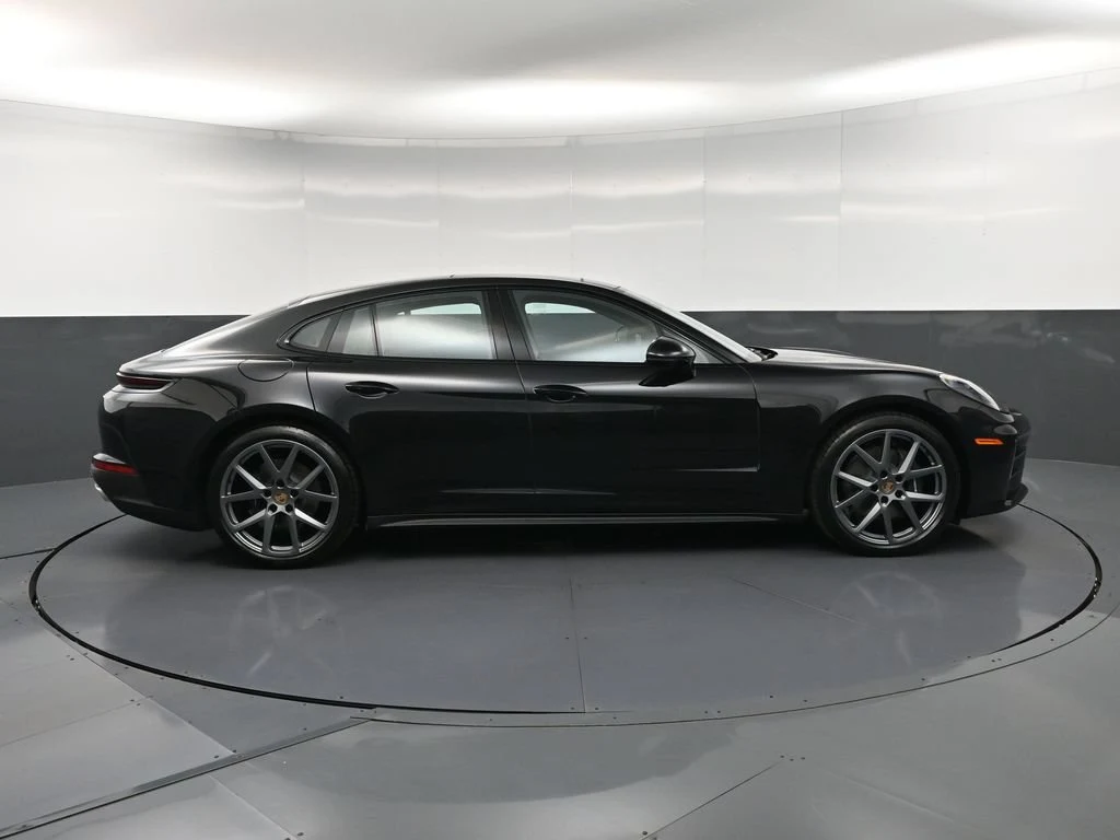 2026 Porsche Panamera 4, side profile, Black