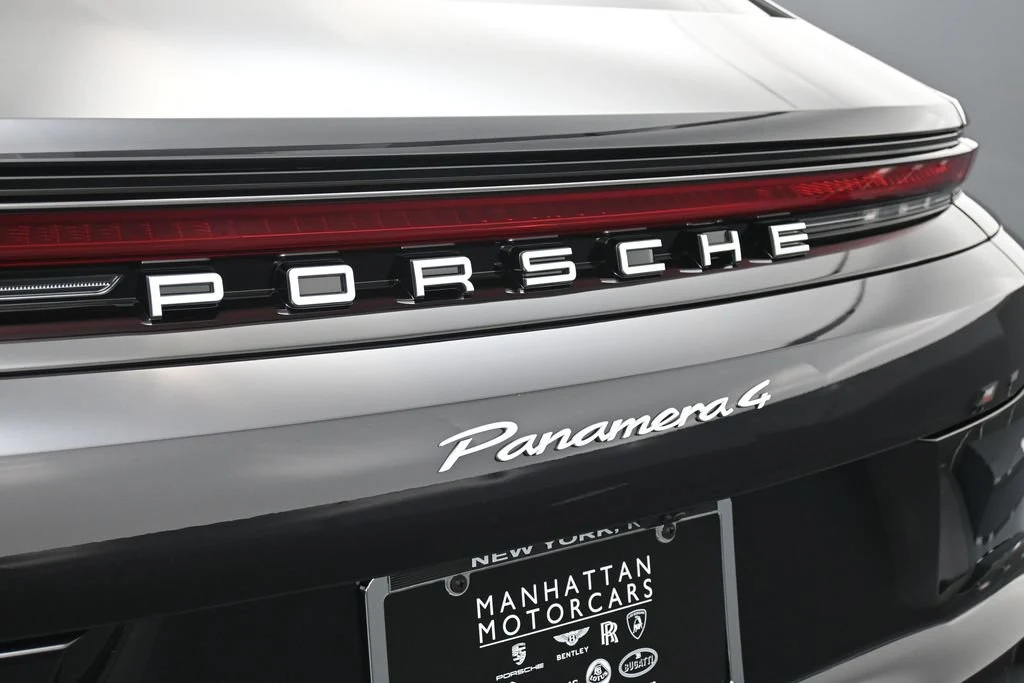 2026 Porsche Panamera 4, detail