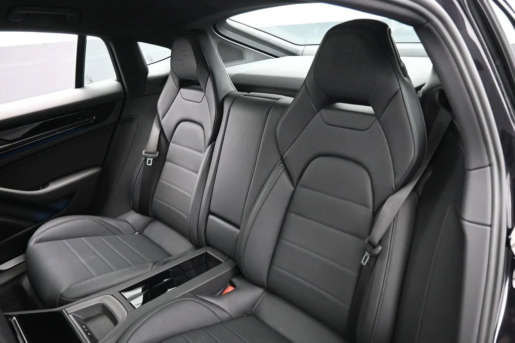 2026 Porsche Panamera 4 interior, seats, Black
