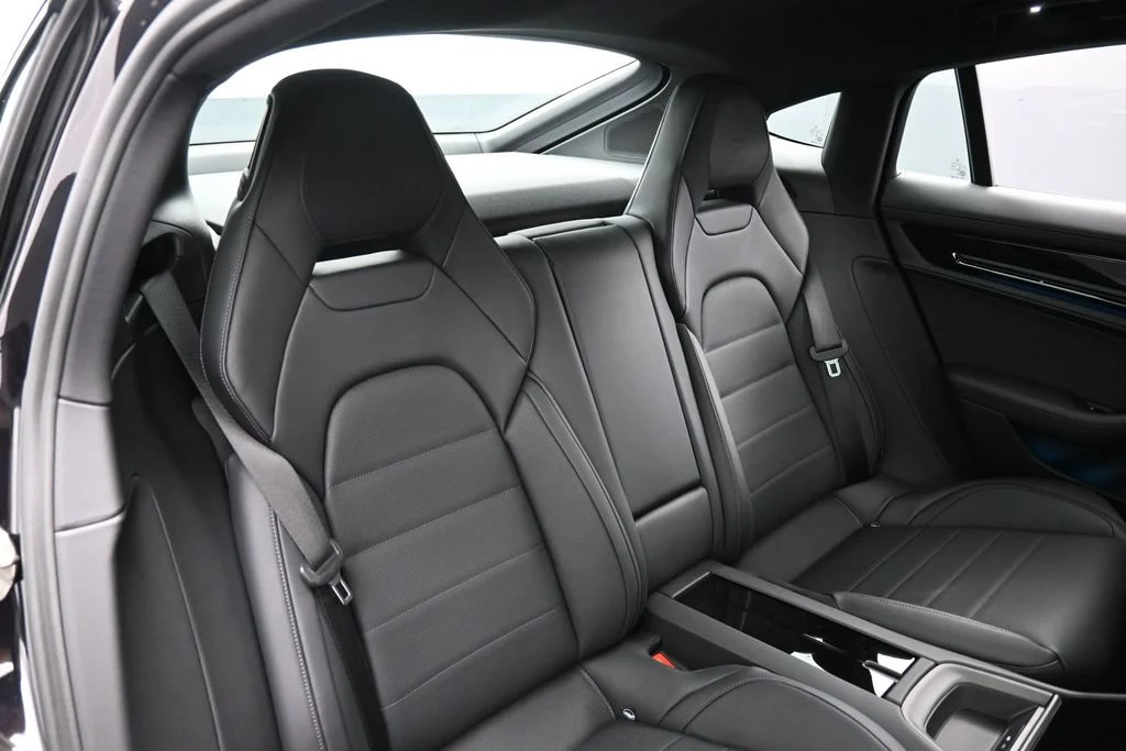 2026 Porsche Panamera 4 interior, seats, Black