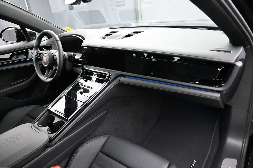 2026 Porsche Panamera 4 interior, Black
