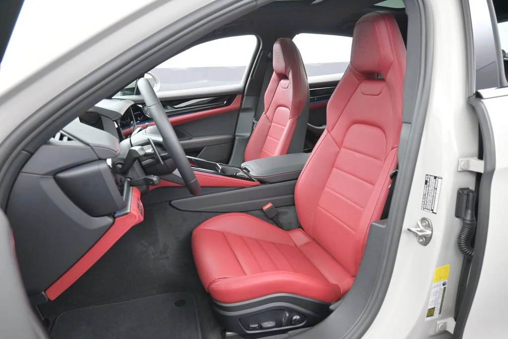 2026 Porsche Panamera 4 interior, seats, Black/Bordeaux Red