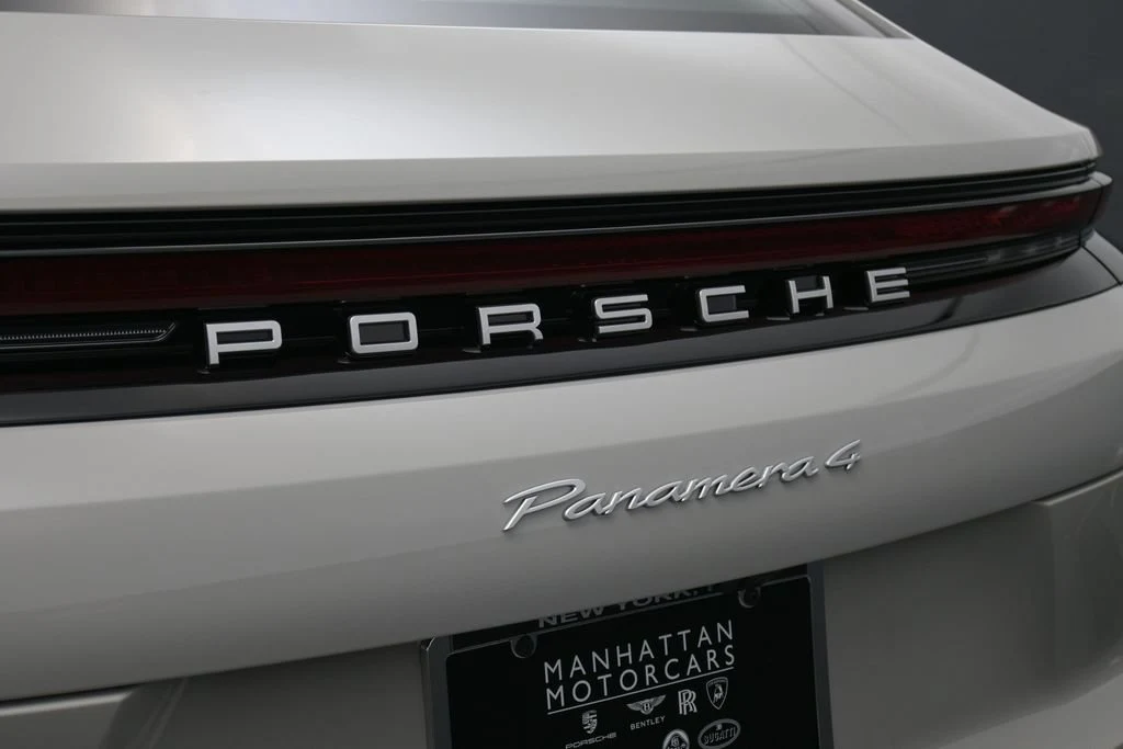 2026 Porsche Panamera 4, detail