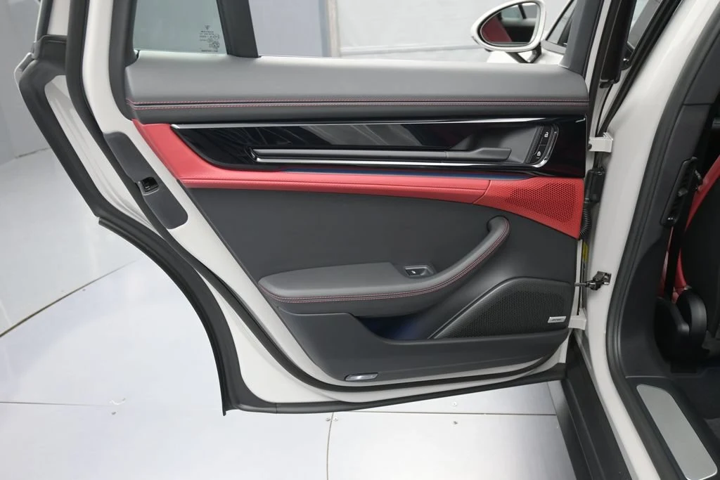 2026 Porsche Panamera 4 interior, door panel, Black/Bordeaux Red