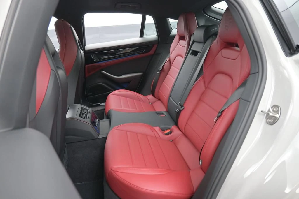 2026 Porsche Panamera 4 interior, seats, Black/Bordeaux Red