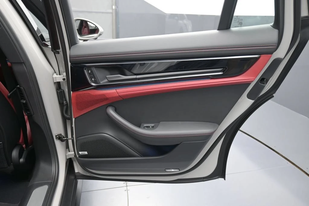 2026 Porsche Panamera 4 interior, door panel, Black/Bordeaux Red