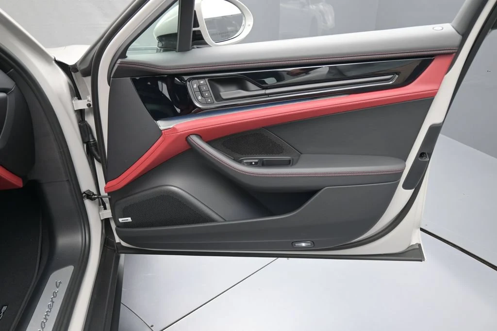 2026 Porsche Panamera 4 interior, door panel, Black/Bordeaux Red