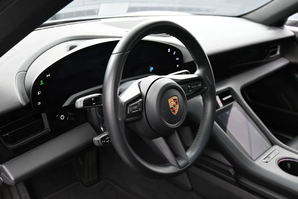 2021 Porsche Taycan 4S interior, Black