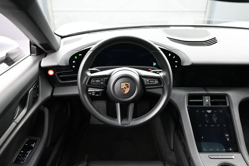 2021 Porsche Taycan 4S interior, Black