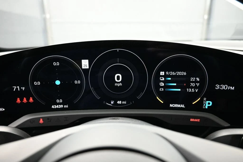 2021 Porsche Taycan 4S interior, Black