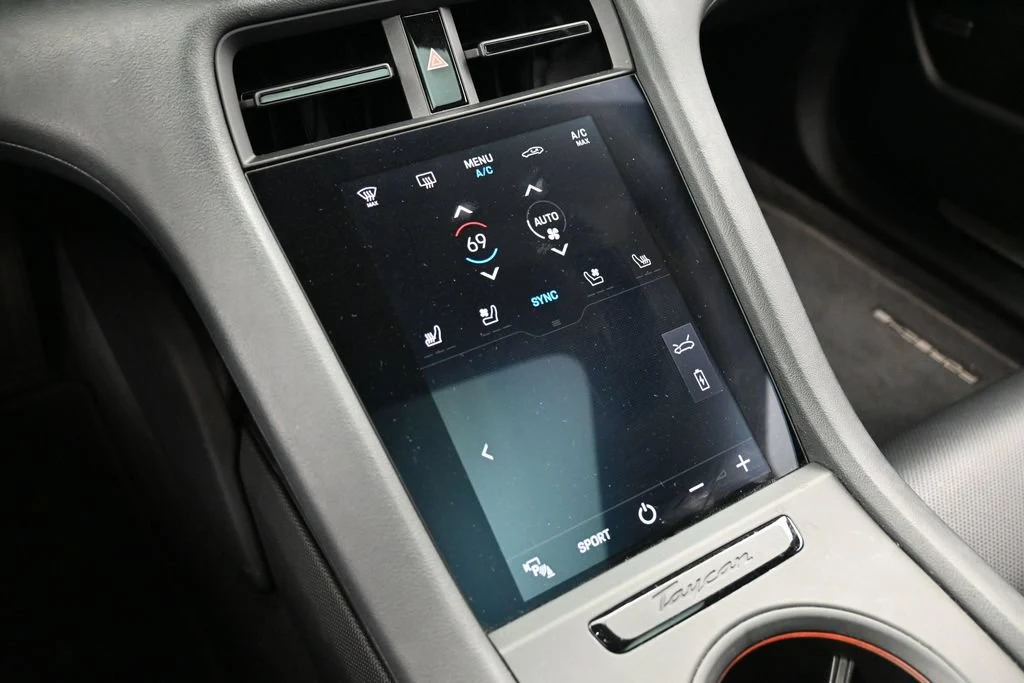 2021 Porsche Taycan 4S interior, Black